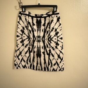 Milly Size 2 black and white skirt